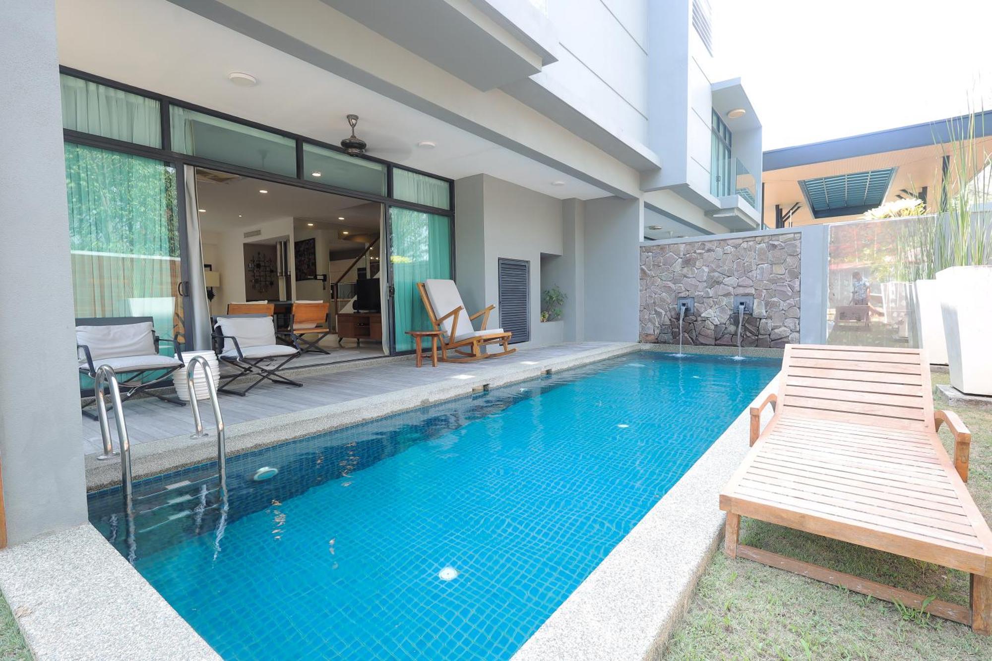 The Riyaz Lavanya Langkawi Pantai Cenang  Luaran gambar A pool at a private house